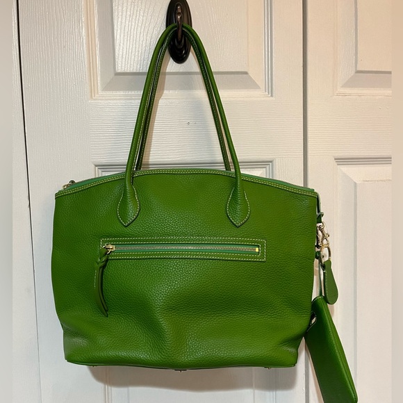 Dooney and Bourke purse. Green. Limited Edition. Extra pockets. NEVER USED. - Picture 4 of 10